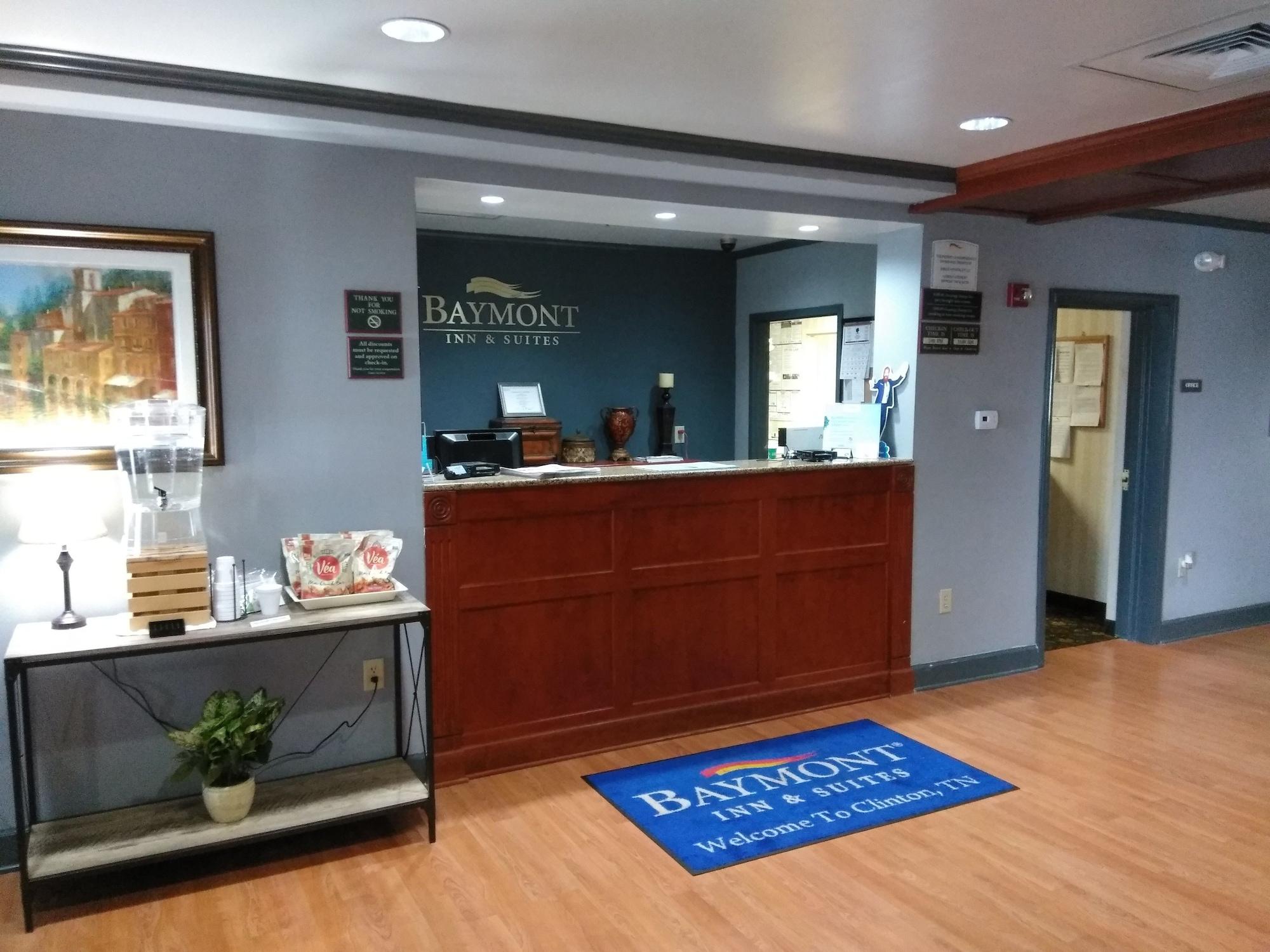 Baymont By Wyndham Clinton Hotel Екстериор снимка